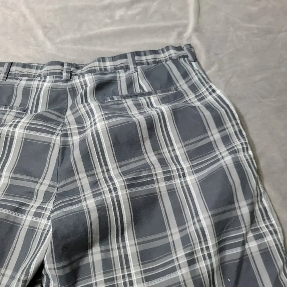 PGA Shorts Mens Size 46 Black‎ Gray Plaid Lightweight Golf
